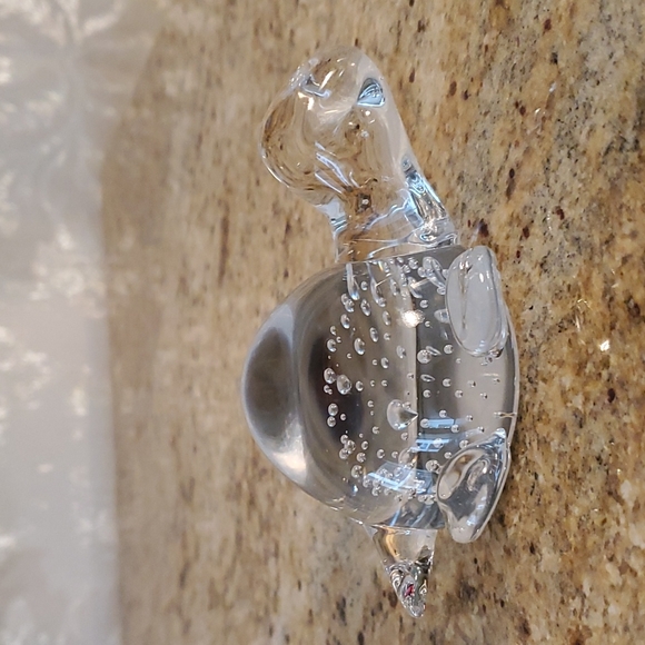 Turtle glass with controlled bubbles paperweight - Picture 3 of 10
